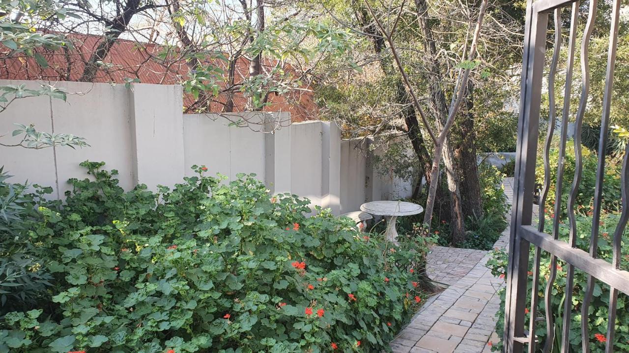 ホテル Olympus Manor Pretoria-Noord エクステリア 写真