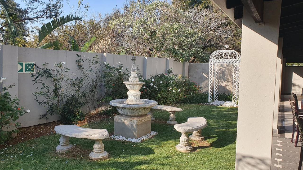 ホテル Olympus Manor Pretoria-Noord エクステリア 写真