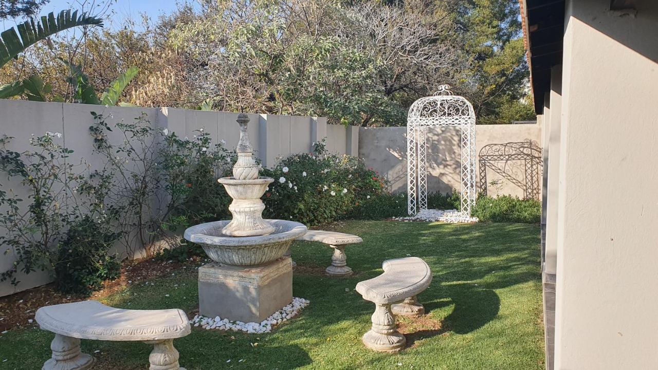 ホテル Olympus Manor Pretoria-Noord エクステリア 写真